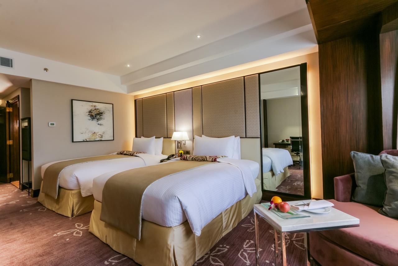 Diamond Hotel Philippines Manila Eksteriør billede
