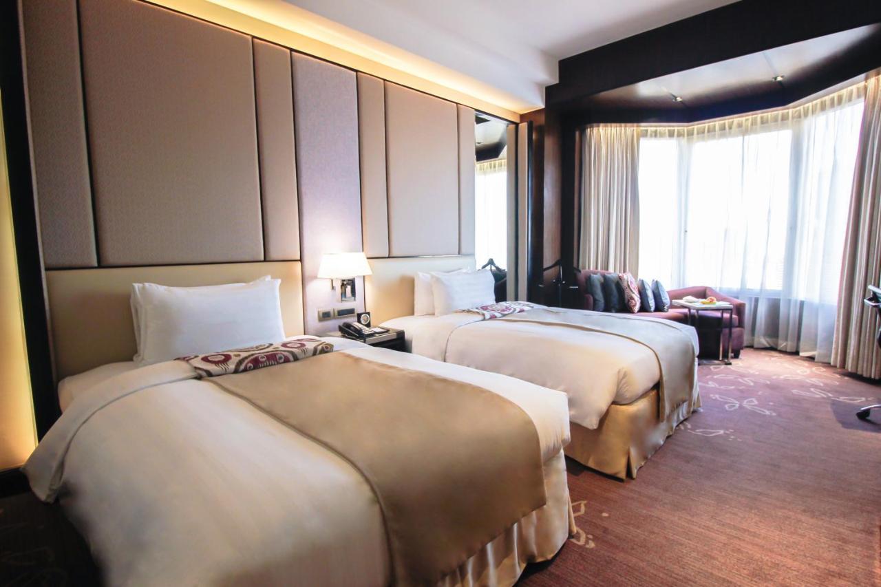 Diamond Hotel Philippines Manila Eksteriør billede