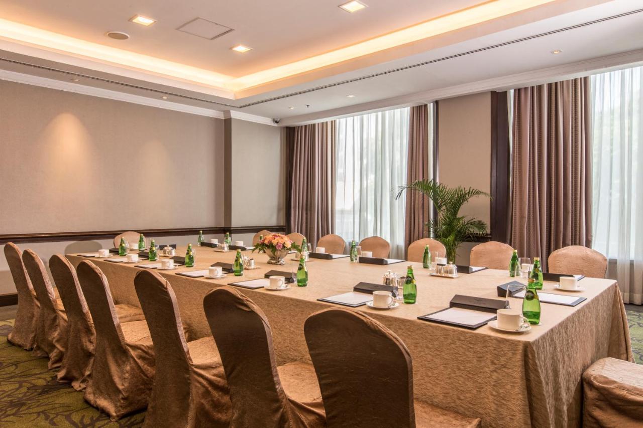Diamond Hotel Philippines Manila Eksteriør billede